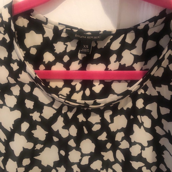 BANANA REPUBLIC CAP SLEEVE TOP - Picture 3 of 3